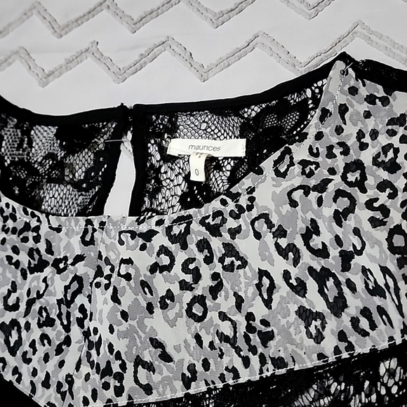 Maurices, Short sleeved top, Size 0 - Plus, Zebra print. - Picture 3 of 4